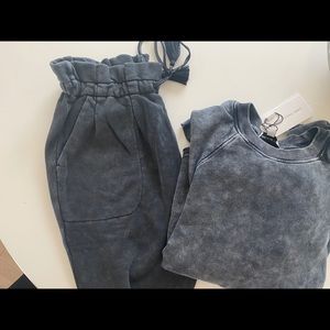 Something Navy Meghan Ruffle Sweatsuit